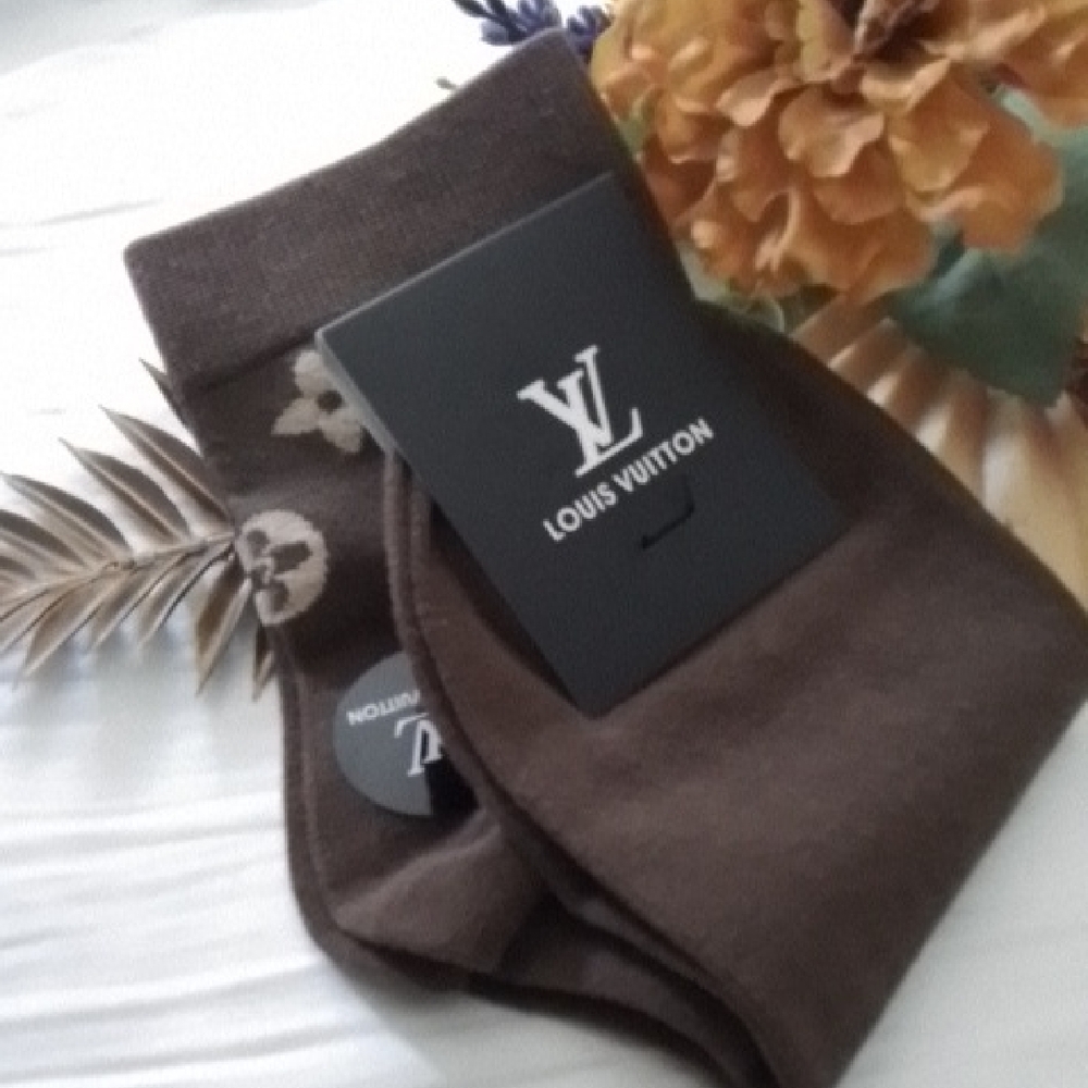 Louis Vuitton Brown Floral Socks - Picture 5 of 5